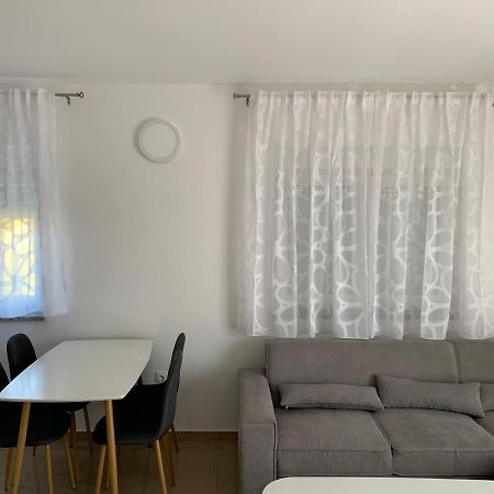 Apartman Ki Apartment Pula Bagian luar foto