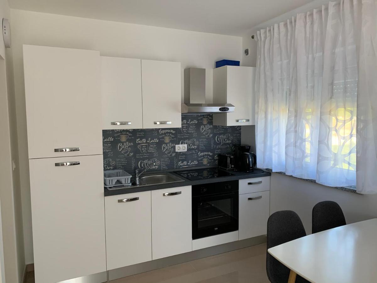 Apartman Ki Apartment Pula Bagian luar foto