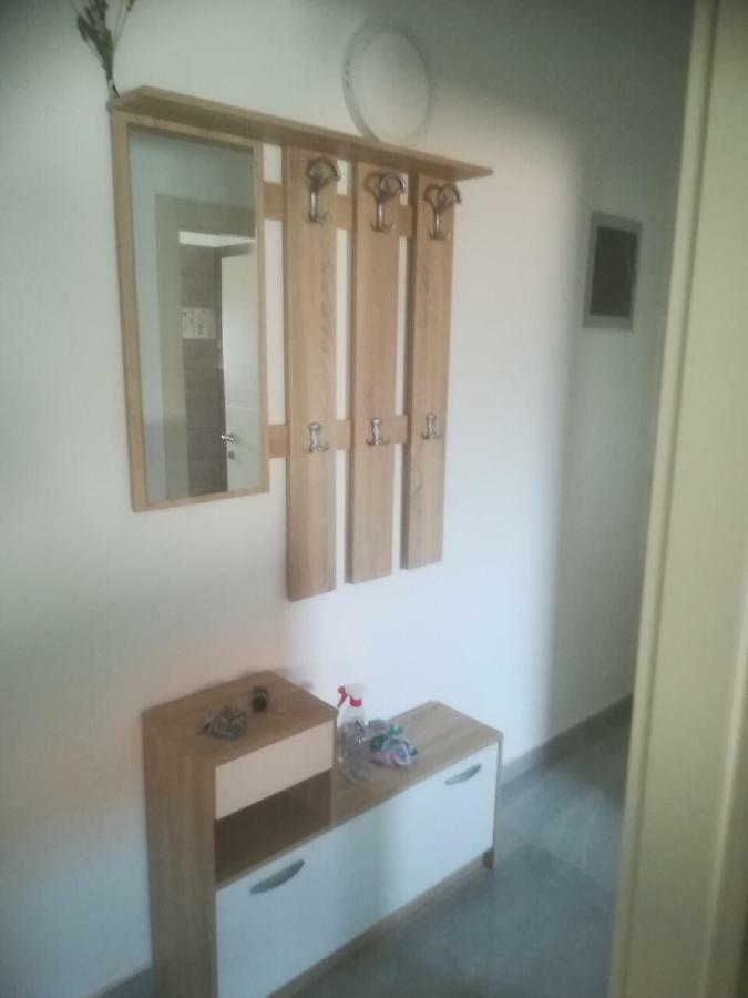 Apartman Ki Apartment Pula Bagian luar foto