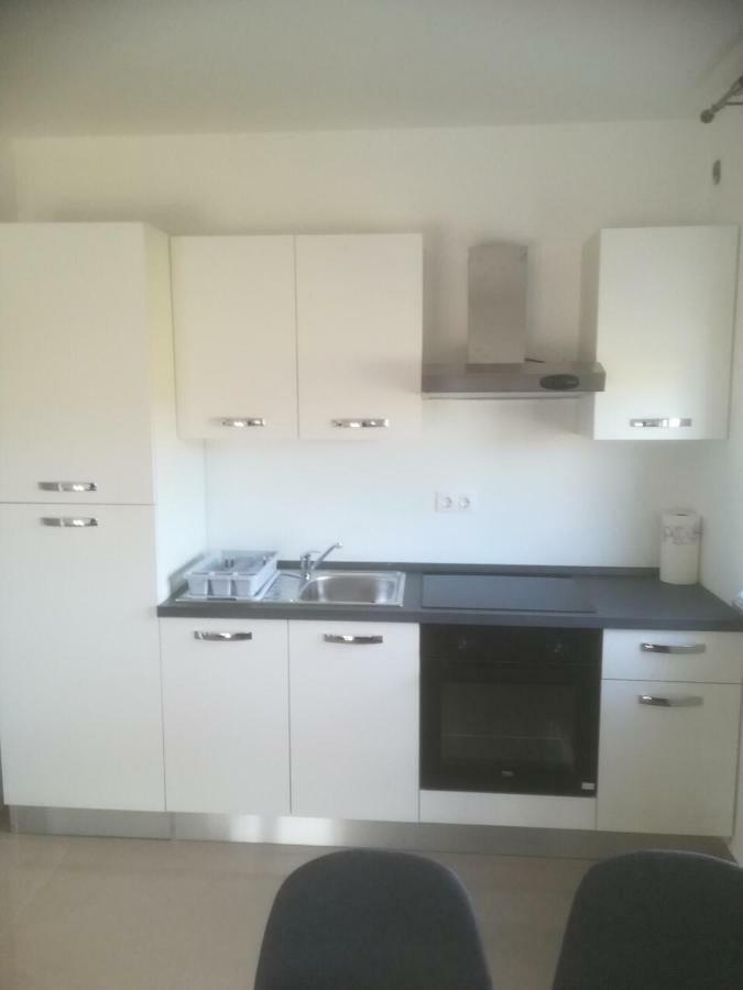 Apartman Ki Apartment Pula Bagian luar foto